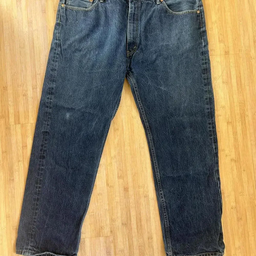 Levi’s Men’s 505 Jeans 44x32 Medium Wash Straight Leg Classic Blue Denim